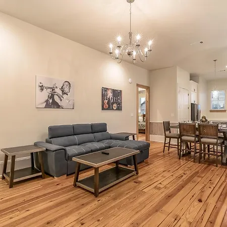 3Br Cottage By Hosteeva Close To St Charles W Pool